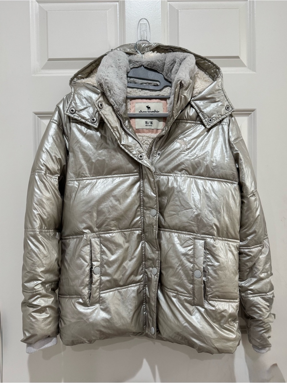 Abercrombie & Fitch Youth Girl’s Metallic Silver Puffer Jacket w hood fur 15/16